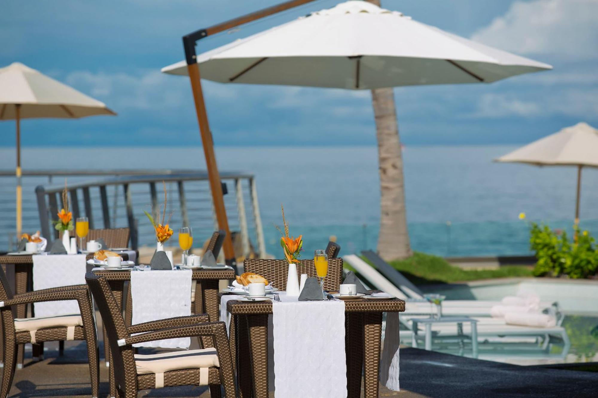 Sunset Plaza Beach Resort Puerto Vallarta All Inclusive Bagian luar foto
