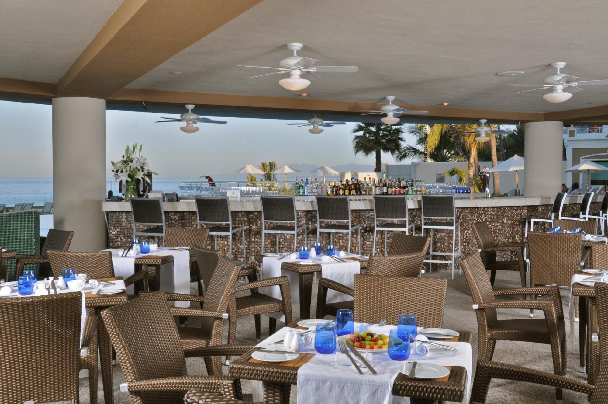 Sunset Plaza Beach Resort Puerto Vallarta All Inclusive Bagian luar foto