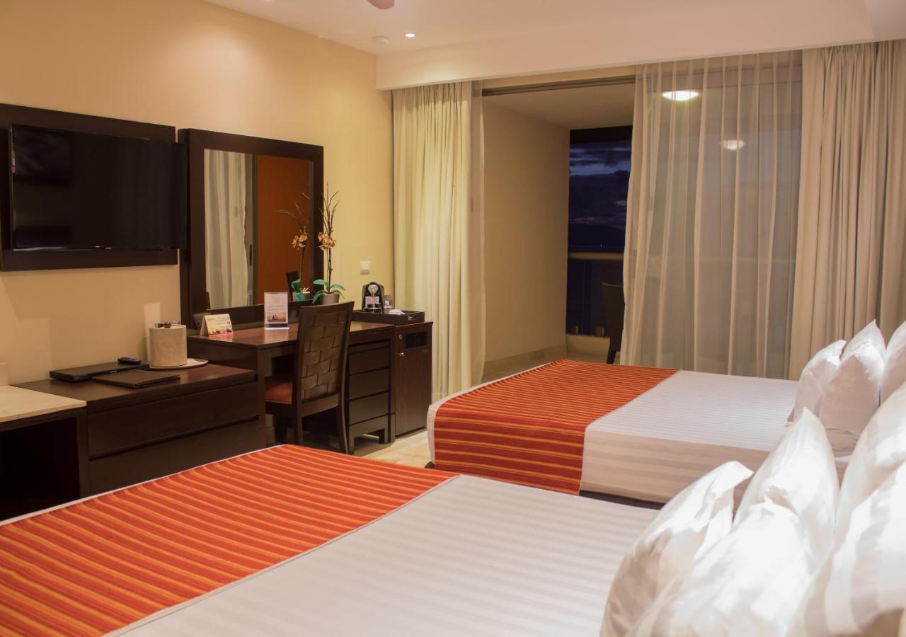 Sunset Plaza Beach Resort Puerto Vallarta All Inclusive Bagian luar foto
