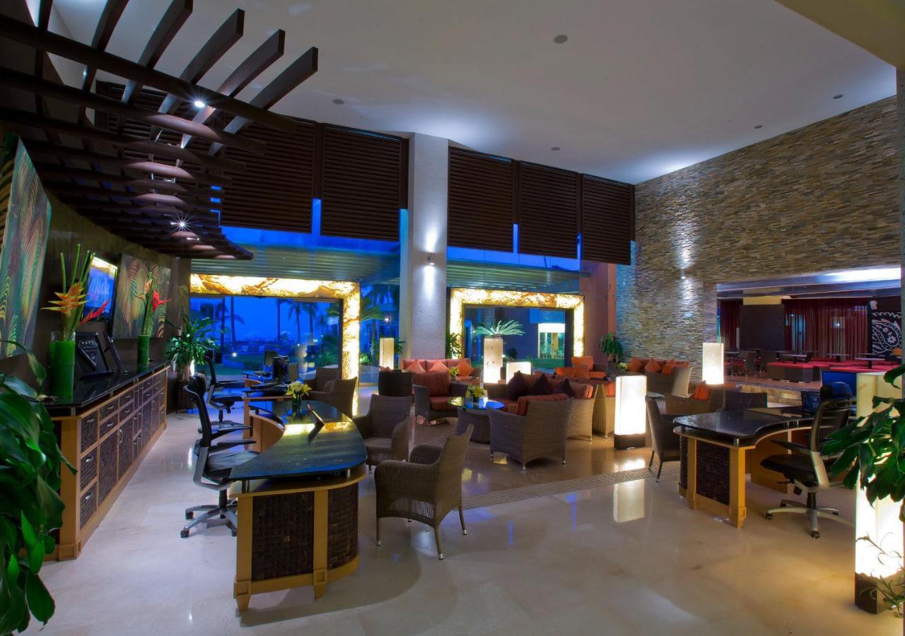 Sunset Plaza Beach Resort Puerto Vallarta All Inclusive Bagian luar foto